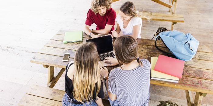 Acord amb la UdG, per establir una trobada amb els estudiants del Grau en Treball Social